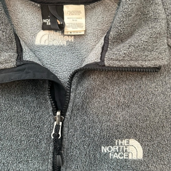 The North Face Men's Gray Fleece Jacket - Picture 4 of 7